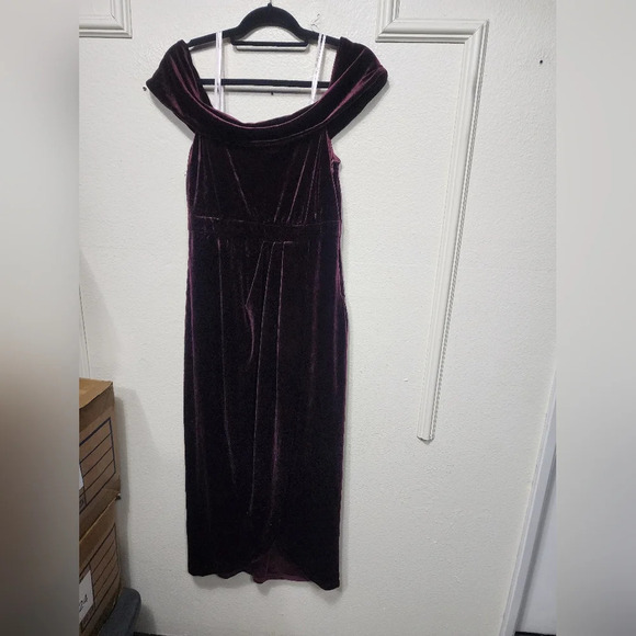 Lulus I'm Enchanted Burgundy Velvet Off-the-Shoulder Maxi Dress XL Wedding Party - Picture 7 of 10